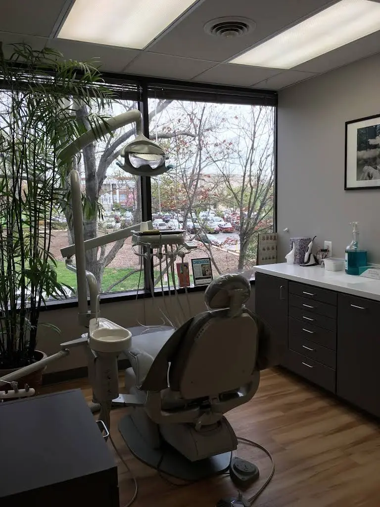 Lawrence H. Siu, DDS PC - Professional dental clinic exterior with modern facilities
