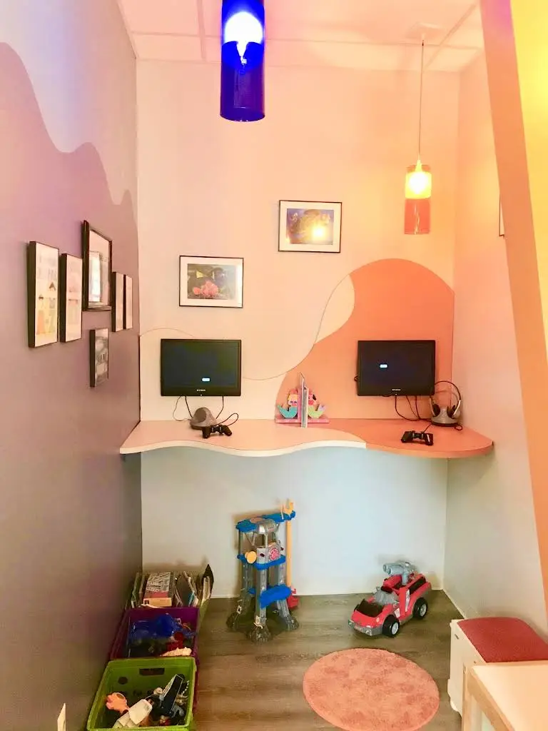 Arlington Smile Center: Lupita M. Roca DDS