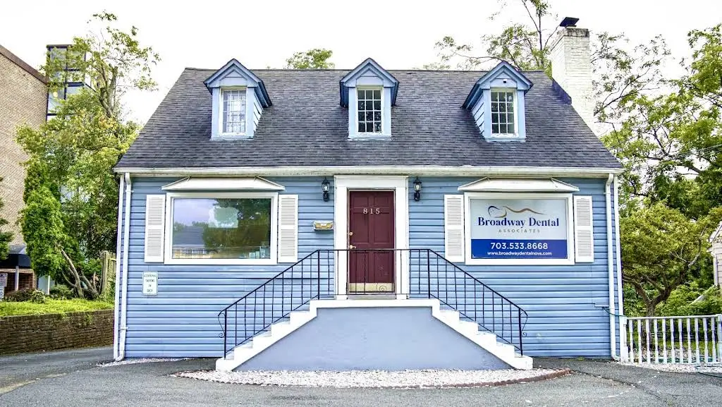 Broadway Dental Associates - Professional dental clinic exterior with modern facilities