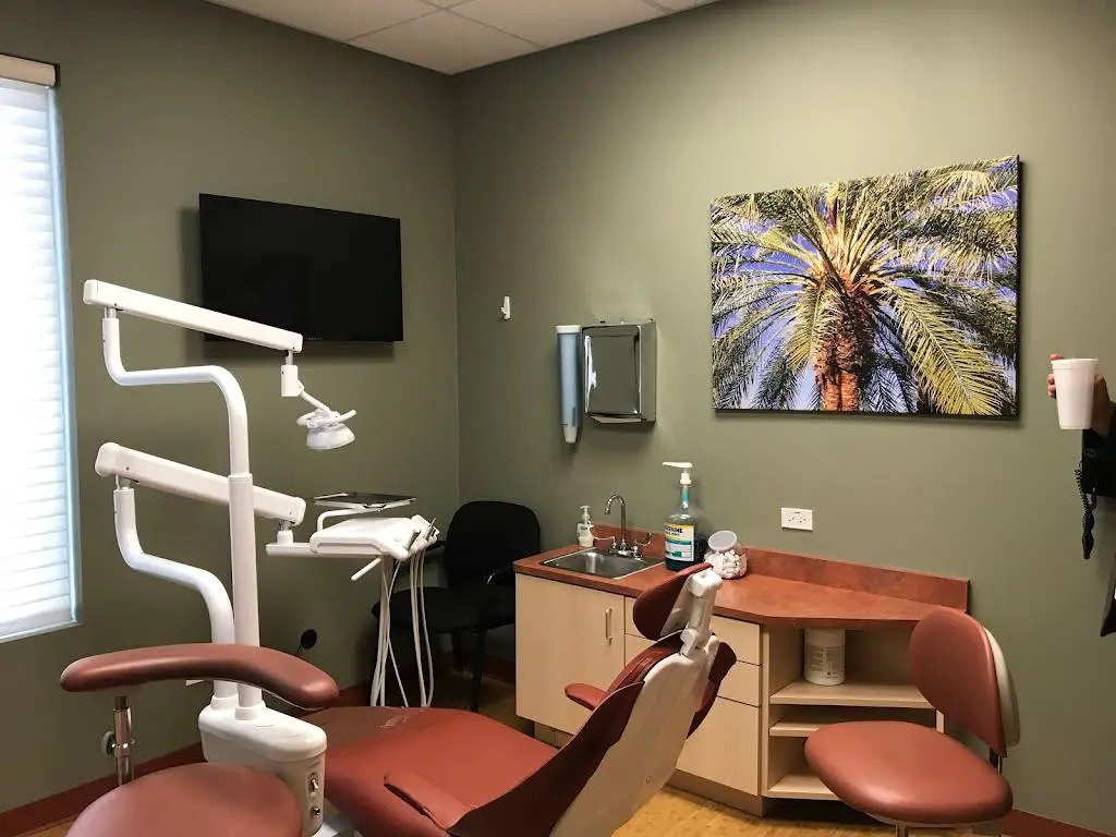 Vernon Hills Dental Center - Professional dental clinic exterior with modern facilities