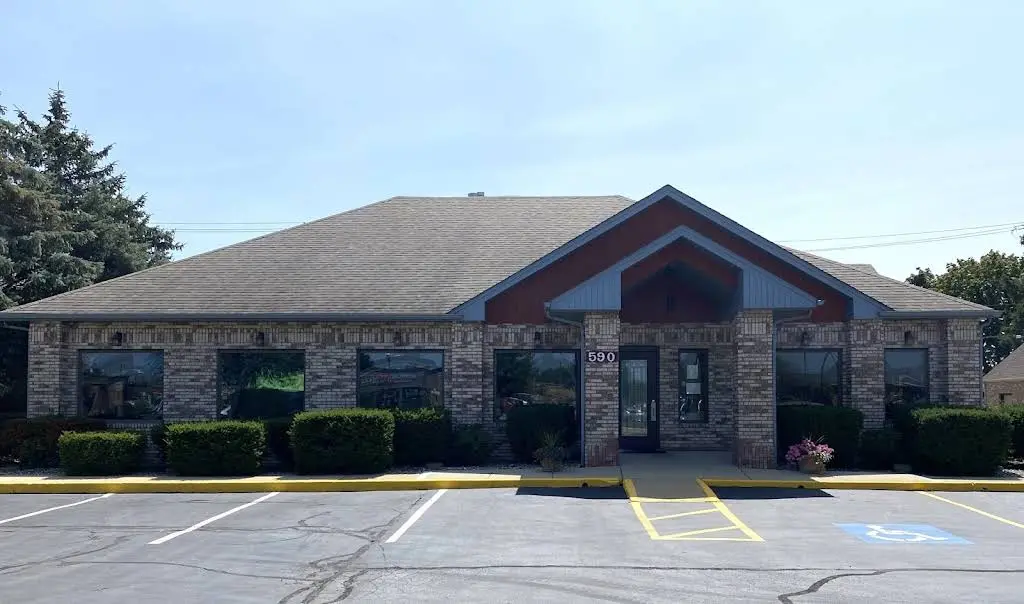 590 Dental - Professional dental clinic exterior with modern facilities