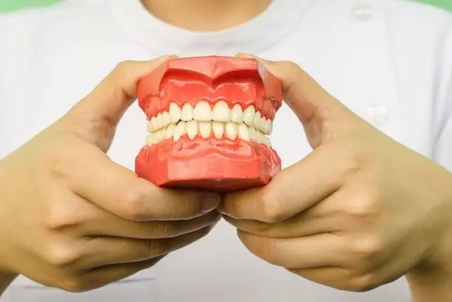Aesthetic & Reconstructive Dental Associates - Professional dental clinic exterior with modern facilities
