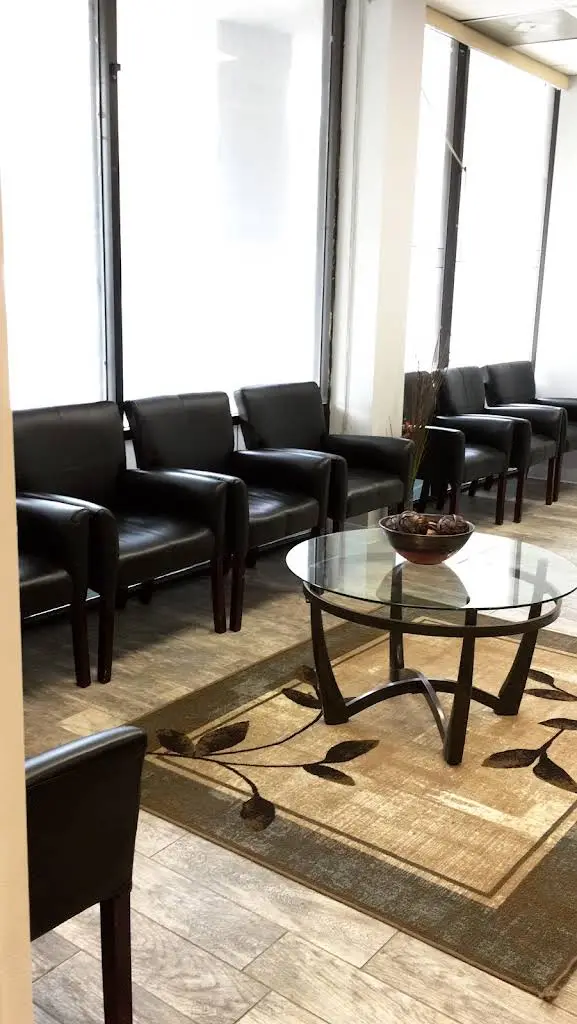 Universal Dental of Hyde Park - Professional dental clinic exterior with modern facilities