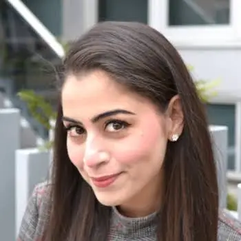 Loop Smiles - Dr. Alia Ahmed - Professional dental clinic exterior with modern facilities
