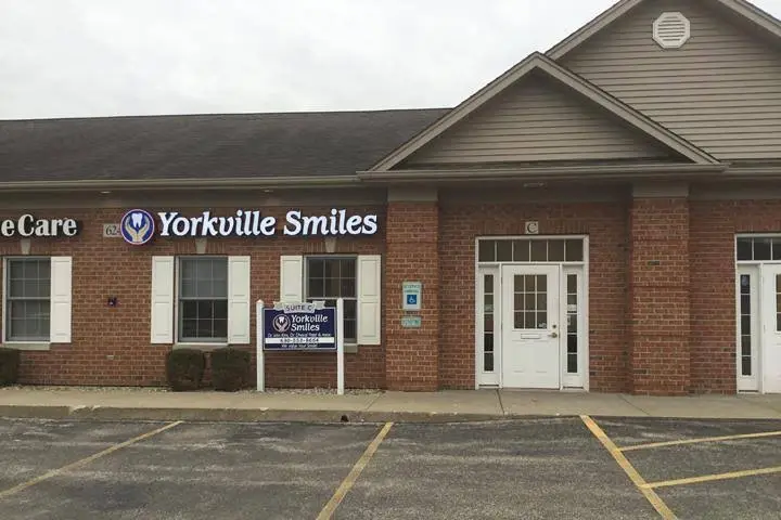 Yorkville Smiles - Professional dental clinic exterior with modern facilities