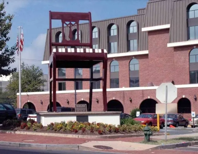 Pearson Pediatric Dentistry - Professional dental clinic exterior with modern facilities