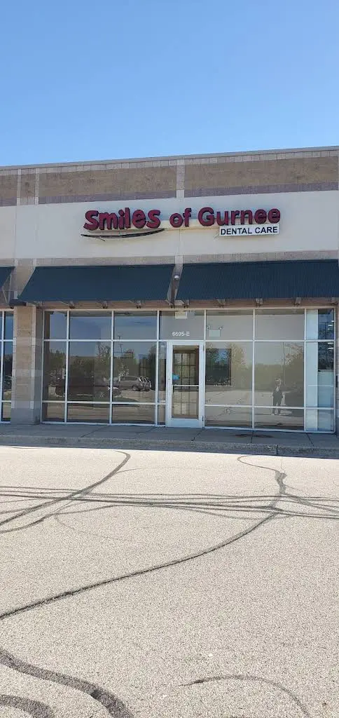 Smiles of Gurnee - Professional dental clinic exterior with modern facilities