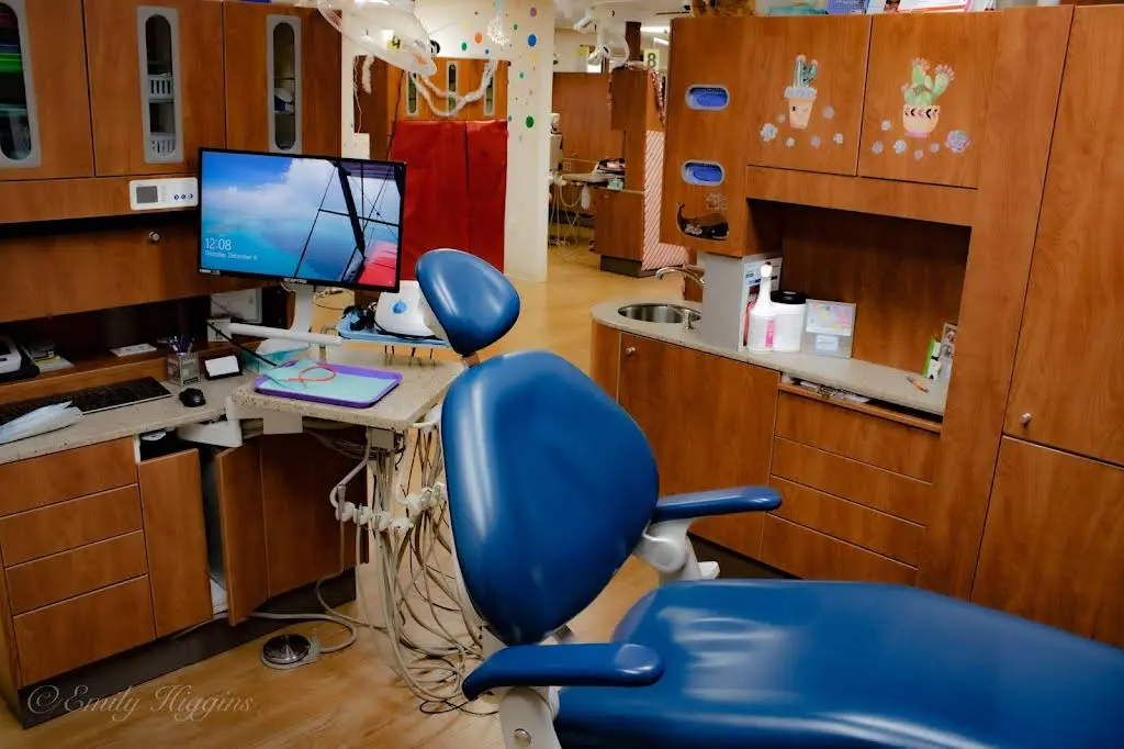 Eagle View Community Health System - Professional dental clinic exterior with modern facilities