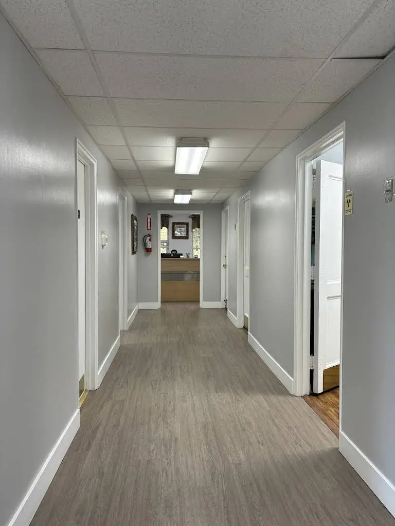 Flower Dental Office, Figueredo Pablo A. DDS & Associates - Professional dental clinic exterior with modern facilities
