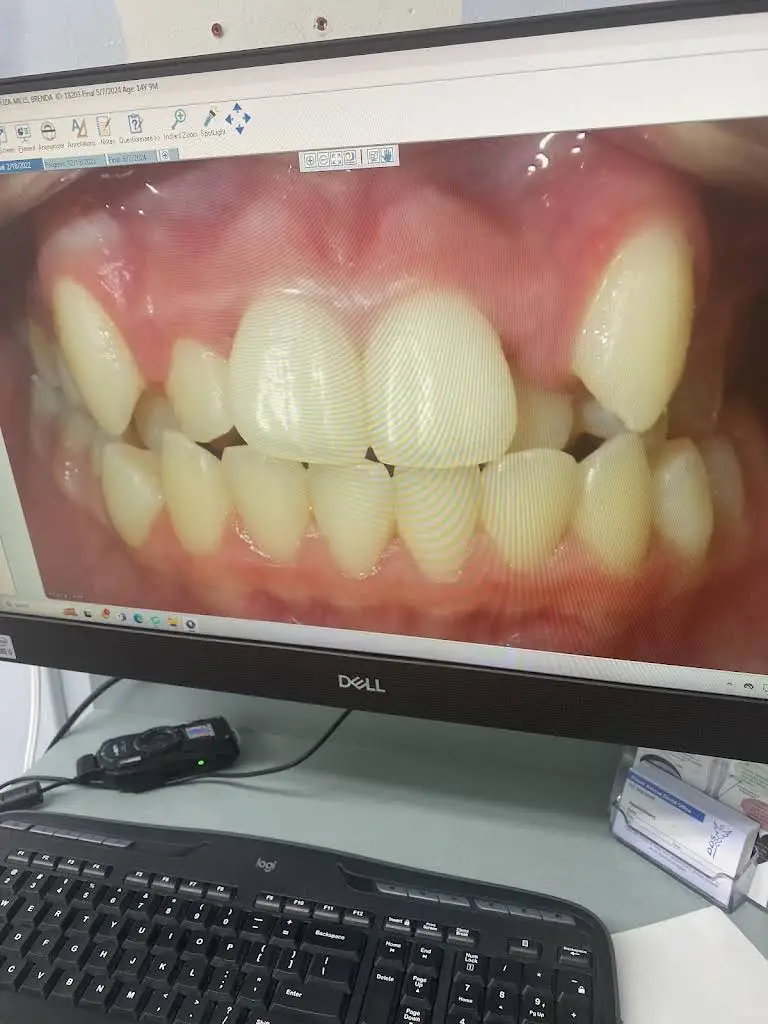 Flower Dental Office, Figueredo Pablo A. DDS & Associates