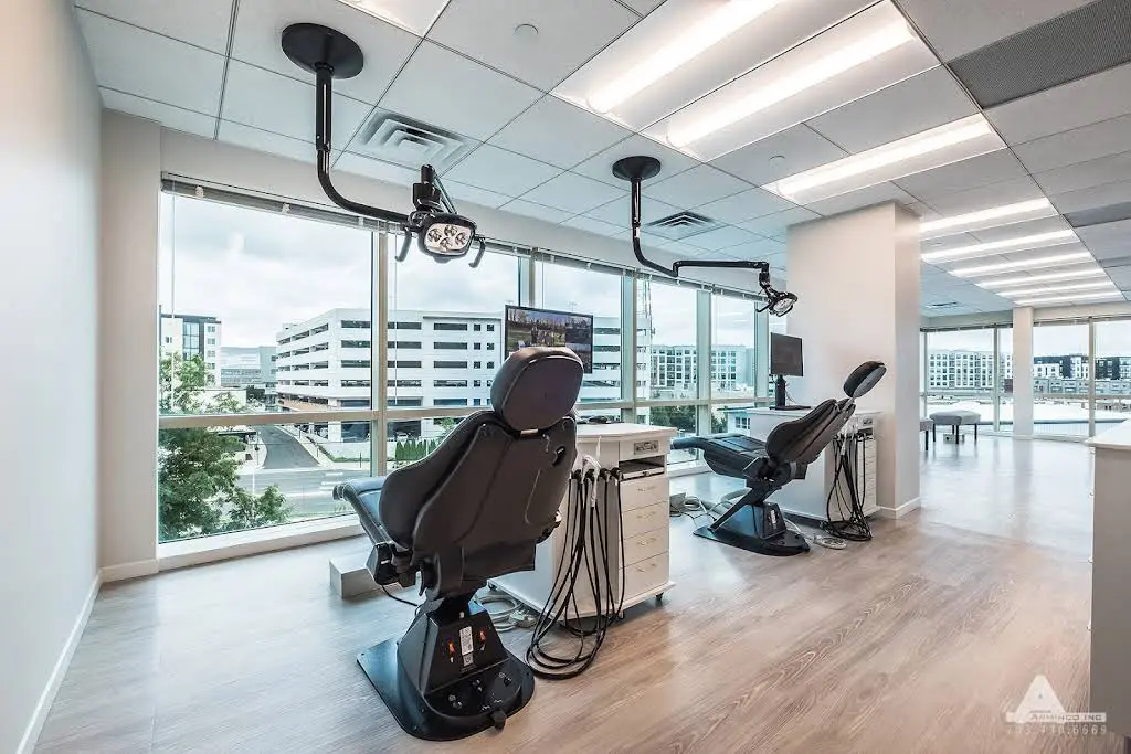 Metropolitan Orthodontics: Kristin Nelson, DDS, MDS - Professional dental clinic exterior with modern facilities