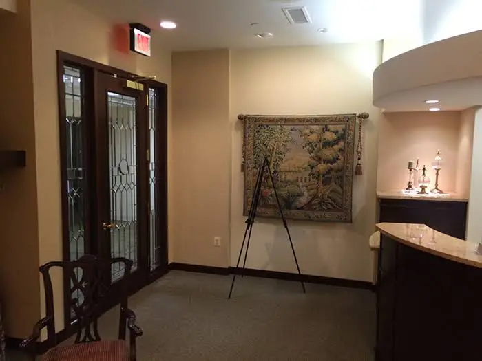 H. Charles Jelinek, Jr, DDS - Fairfax - Professional dental clinic exterior with modern facilities