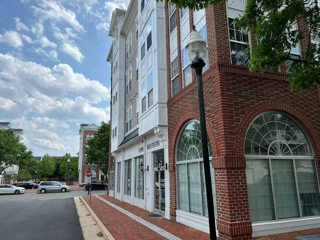 Cameron Station Dental Care - Alexandria - Professional dental clinic exterior with modern facilities