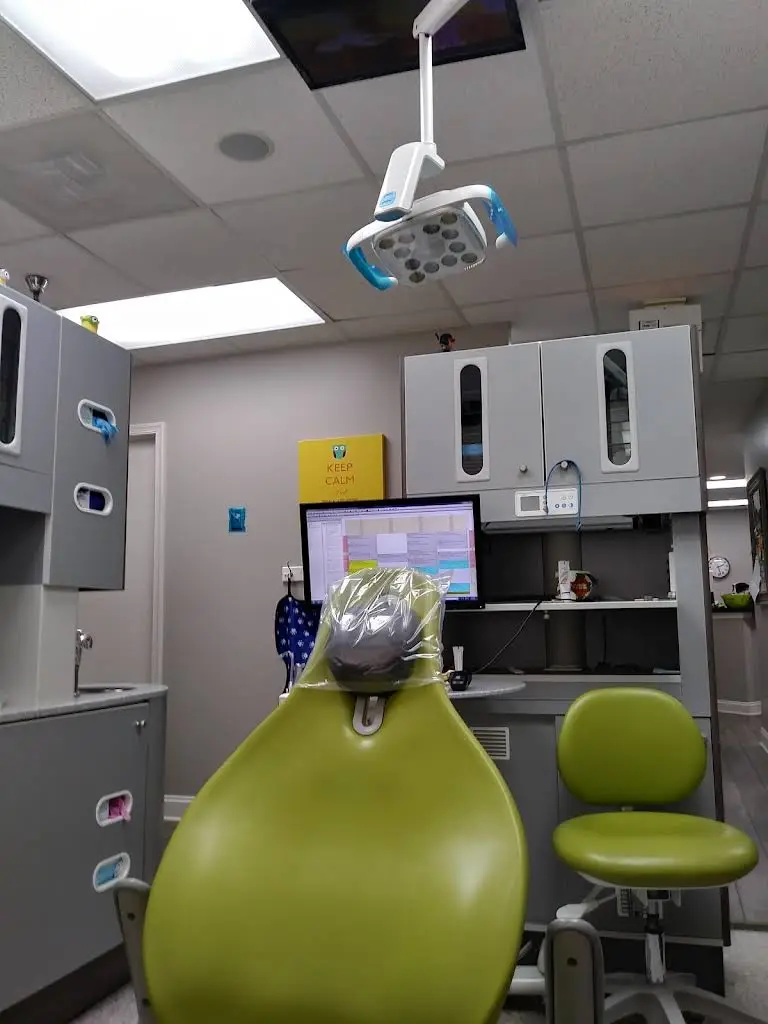 Alexandria Pediatric Dentistry - Professional dental clinic exterior with modern facilities