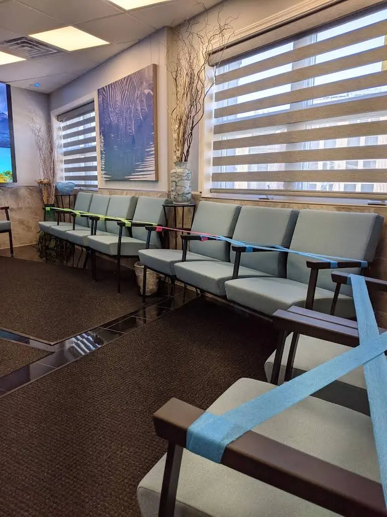 Highland Park OMS - Professional dental clinic exterior with modern facilities