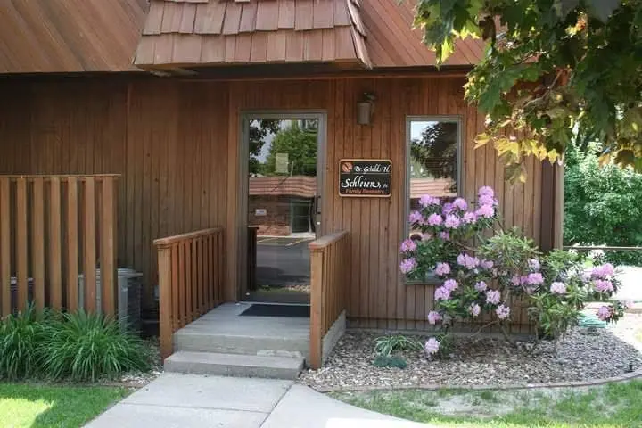 Greenwald Family Dentistry - Professional dental clinic exterior with modern facilities