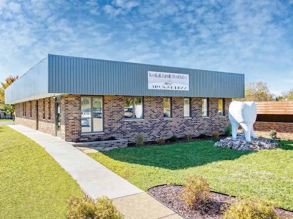 Keokuk Family Dentistry: Steven Sokolik DMD - Professional dental clinic exterior with modern facilities