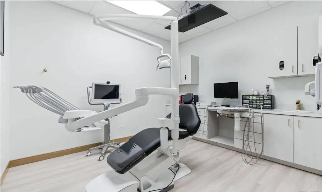 Smile Obsession Dental Frankfort - Professional dental clinic exterior with modern facilities