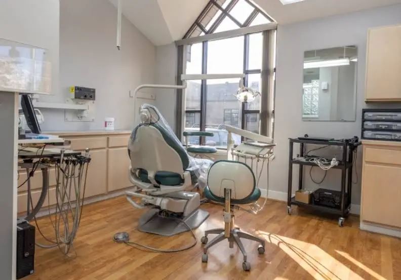 Frandsen Dental of Orem - Professional dental clinic exterior with modern facilities