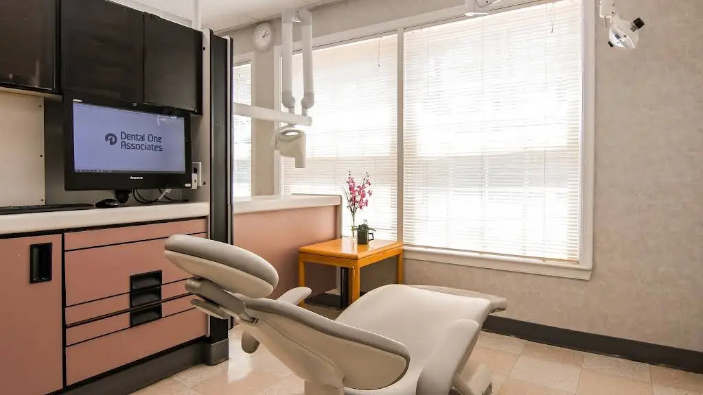 Dental One Associates of Woodson Square
