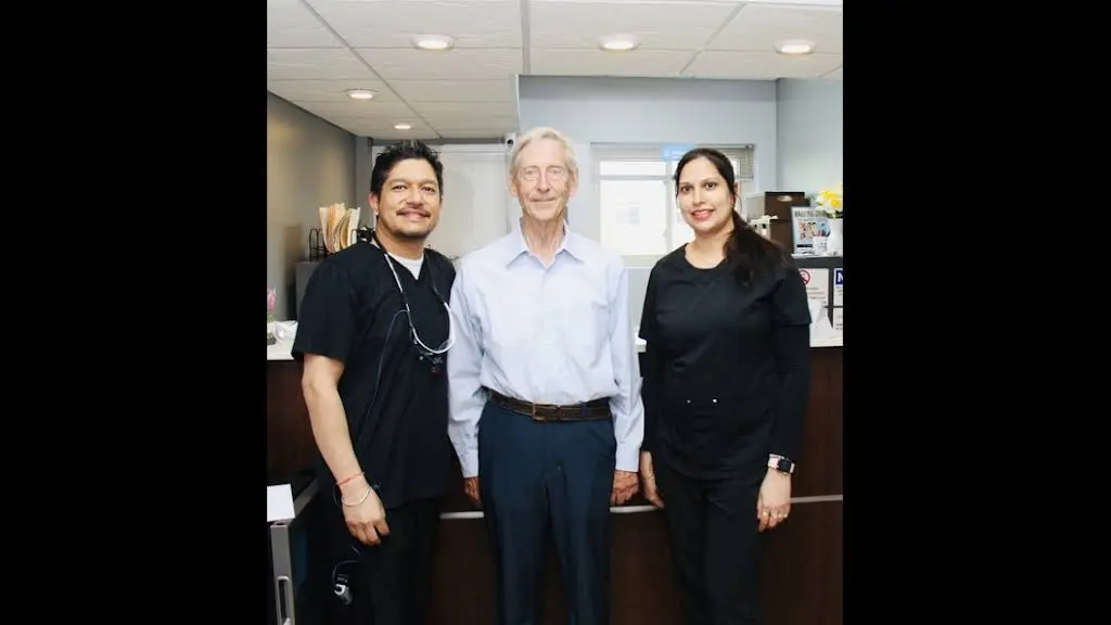 SmileCare Dental - Professional dental clinic exterior with modern facilities