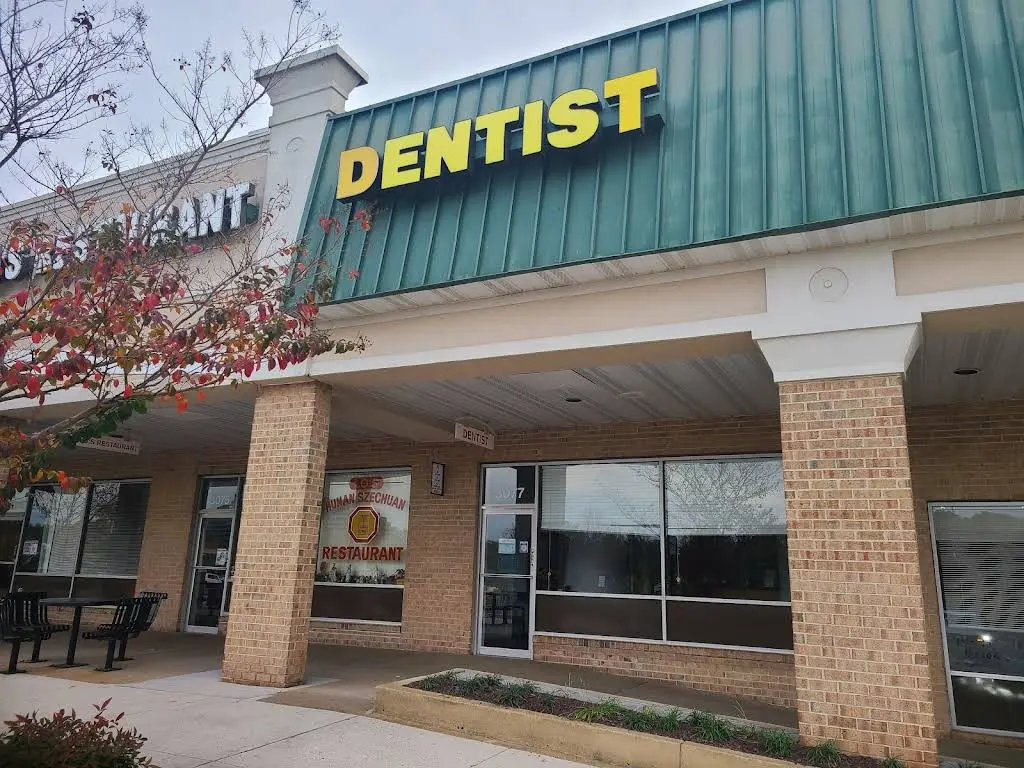 Panam Dental - Professional dental clinic exterior with modern facilities
