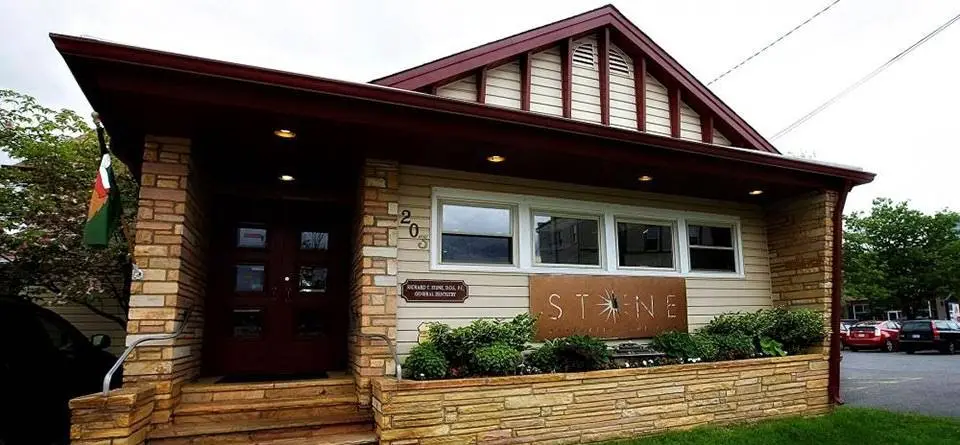 Stone Aesthetic Dentistry - Professional dental clinic exterior with modern facilities