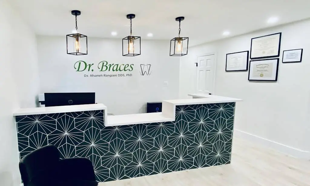 Dr. Braces Orthodontics of Alexandria - Professional dental clinic exterior with modern facilities