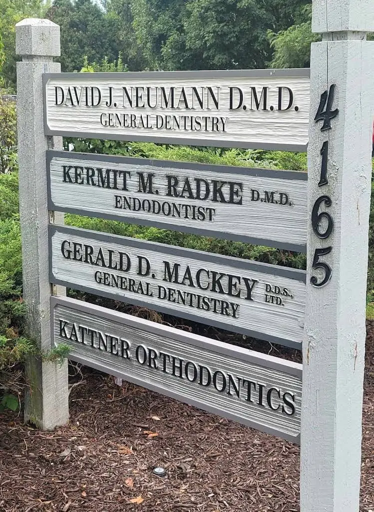 North Suburban Endodontics - Kermit M Radke, DMD - Professional dental clinic exterior with modern facilities