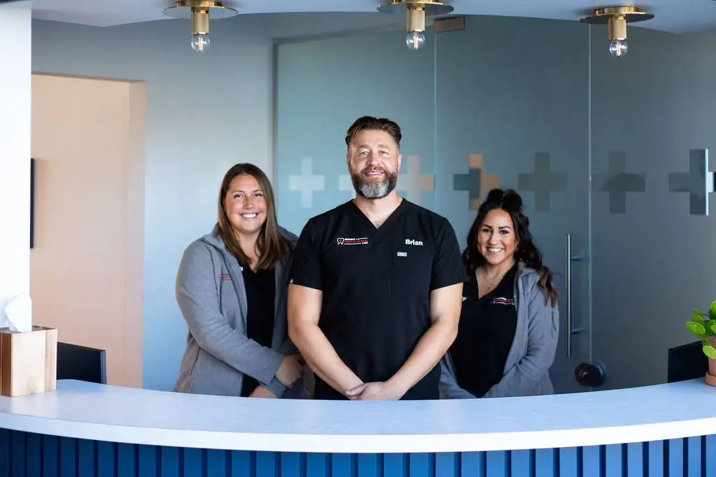 Kenosha Urgent Dental Care - Professional dental clinic exterior with modern facilities