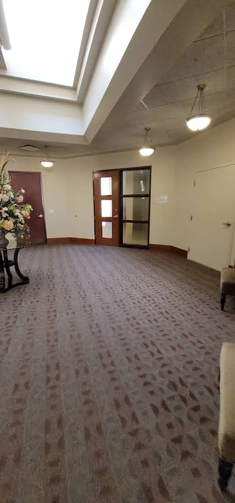 Evan L Perry DDS - Professional dental clinic exterior with modern facilities