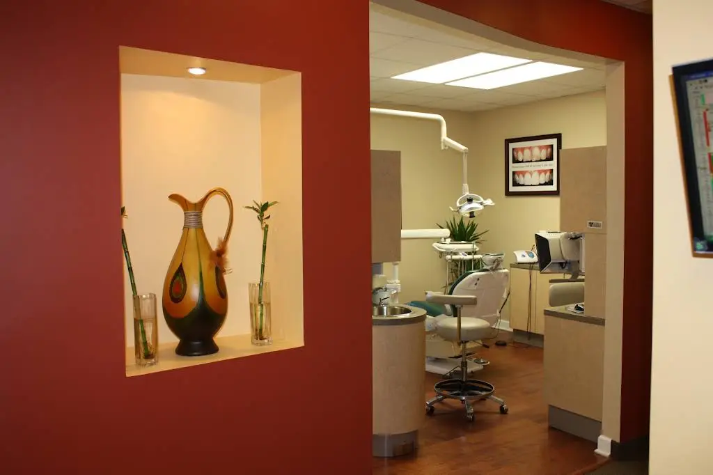 Smile Arts General And Cosmetic Dentistry - Professional dental clinic exterior with modern facilities
