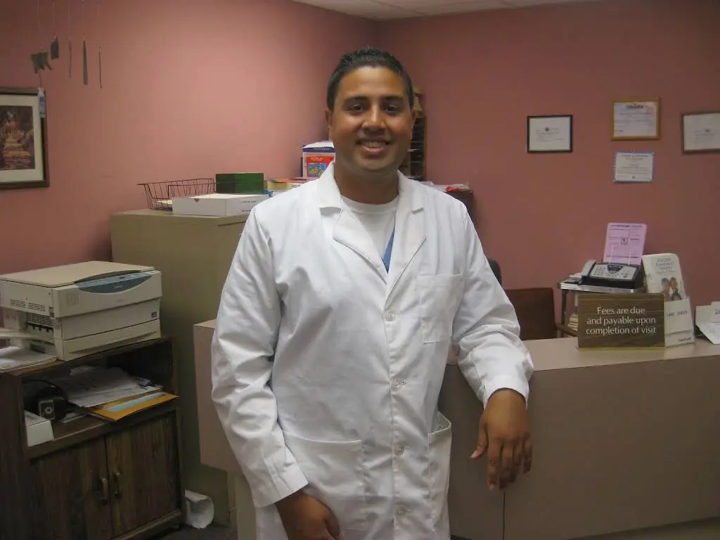 Oxon Hill Family & Cosmetic Dentistry - Professional dental clinic exterior with modern facilities