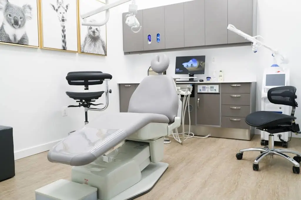 Kingstowne Dental Specialists - Professional dental clinic exterior with modern facilities