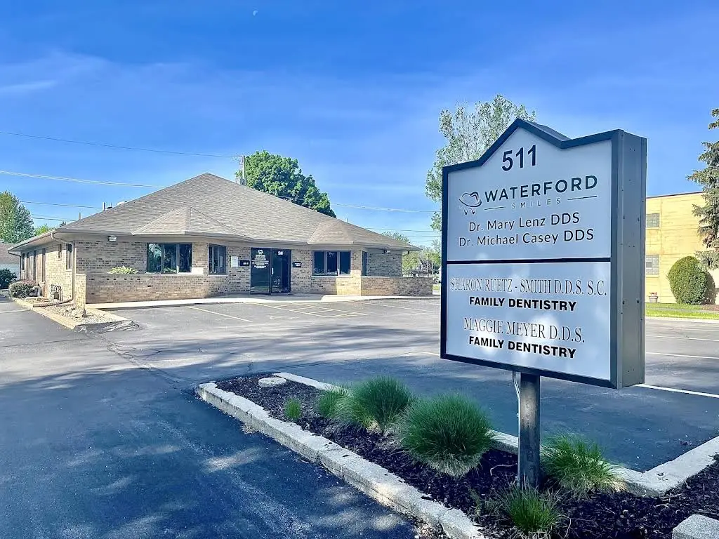 Waterford Smiles - Mary F. Lenz, DDS - Professional dental clinic exterior with modern facilities