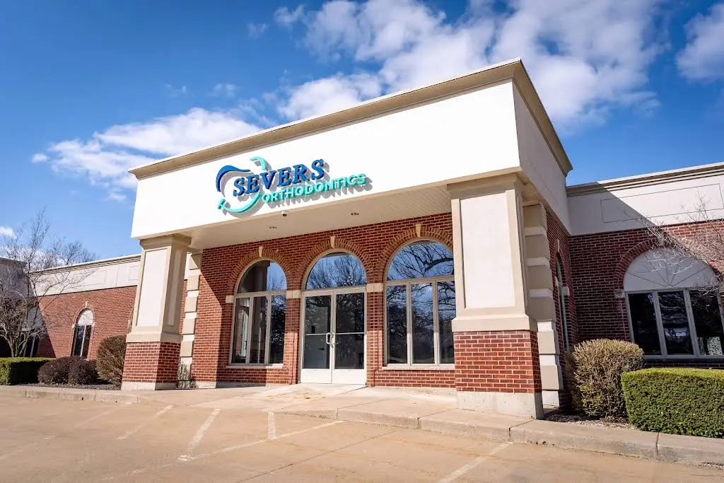 Severs Orthodontics - Professional dental clinic exterior with modern facilities