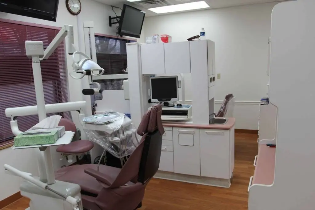 Ridge Dental Care - Professional dental clinic exterior with modern facilities