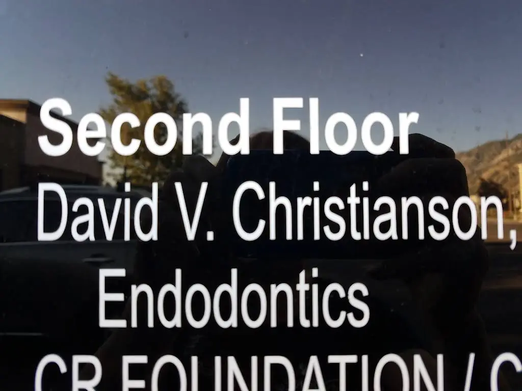 Canyon Creek Endodontics - Professional dental clinic exterior with modern facilities