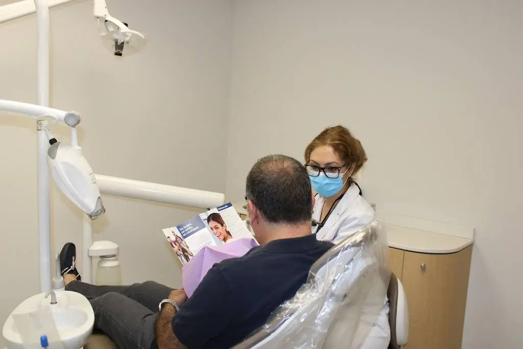 Springfield Healthy Smiles - Professional dental clinic exterior with modern facilities