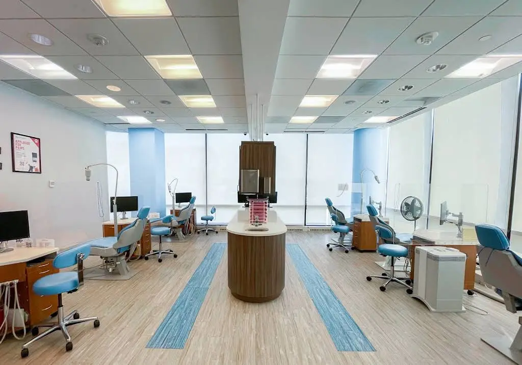Let's Smile Dental - Springfield - Professional dental clinic exterior with modern facilities