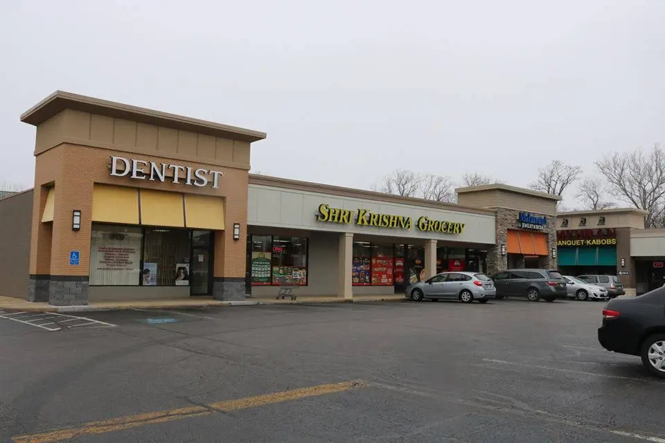 Brookfield Dental Associates - Professional dental clinic exterior with modern facilities