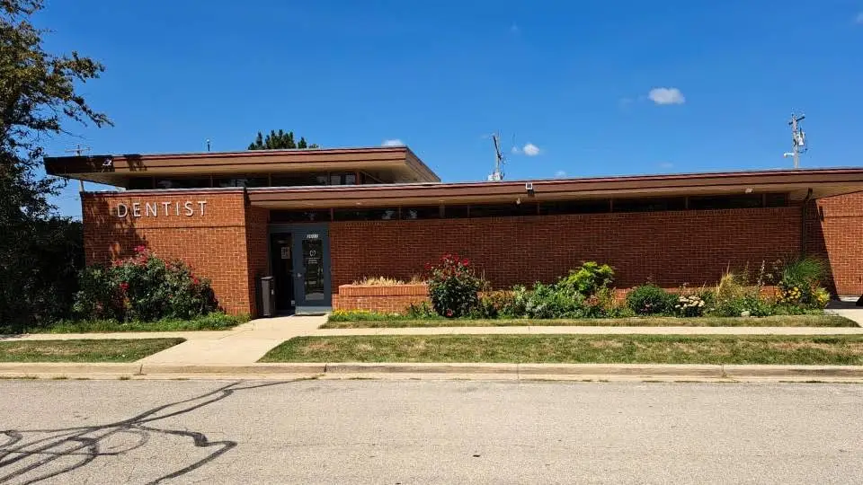 Carlton L. Donowa DDS, LLC - Professional dental clinic exterior with modern facilities