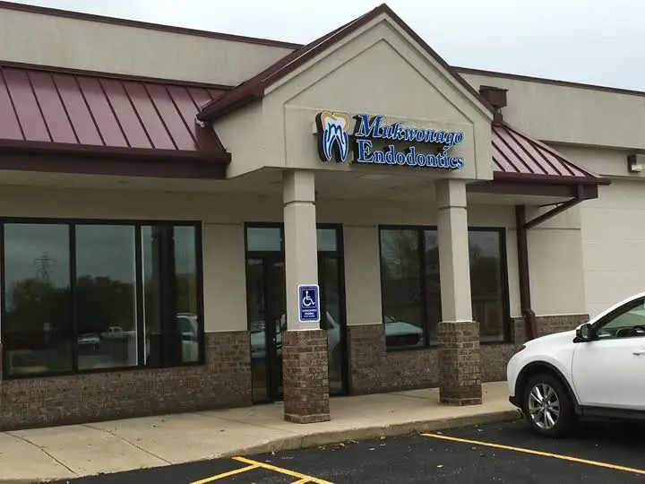 Mukwonago Endodontics - Professional dental clinic exterior with modern facilities