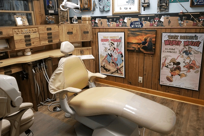 Dr. Rand A. Lee, D.D.S. Dentist - Professional dental clinic exterior with modern facilities