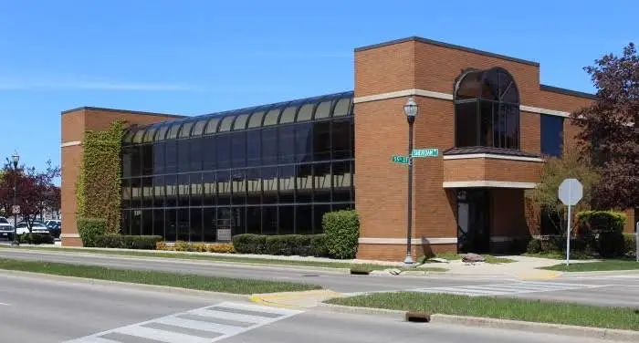 Kenosha Dentist - Professional dental clinic exterior with modern facilities