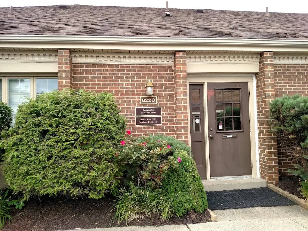Washington Implant Center - Professional dental clinic exterior with modern facilities