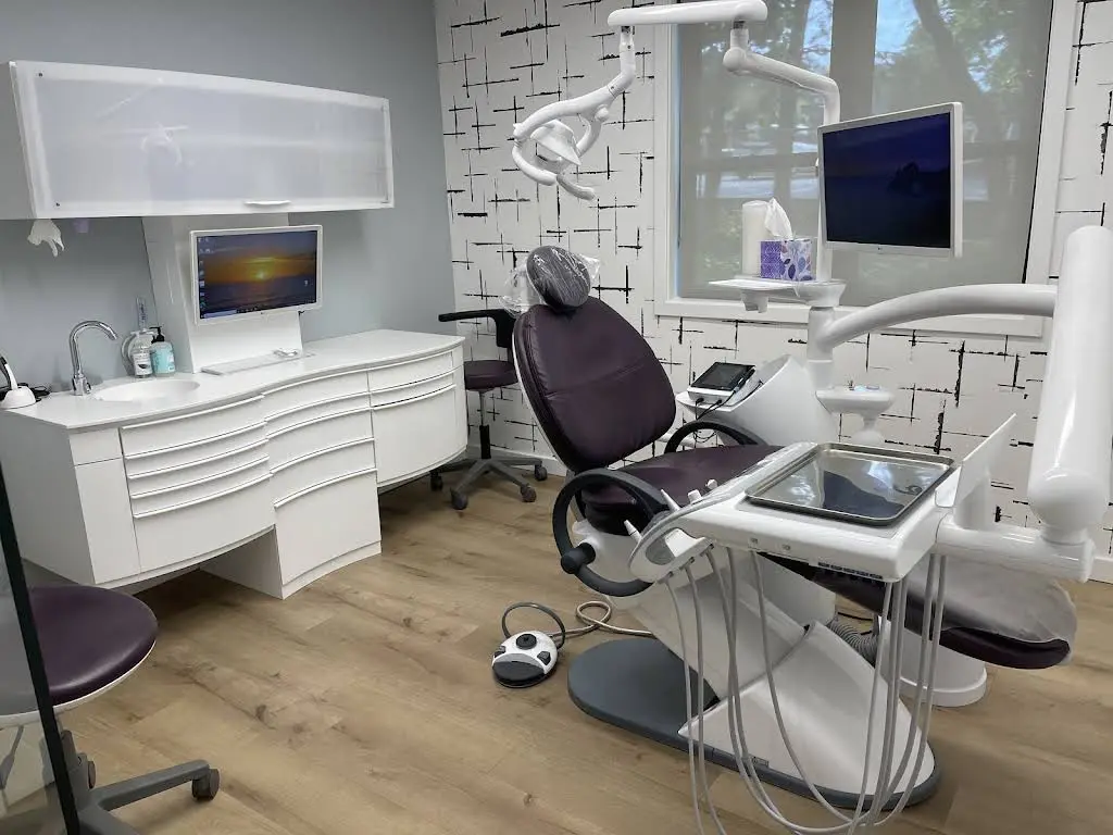 Optimal Dentistry - Professional dental clinic exterior with modern facilities
