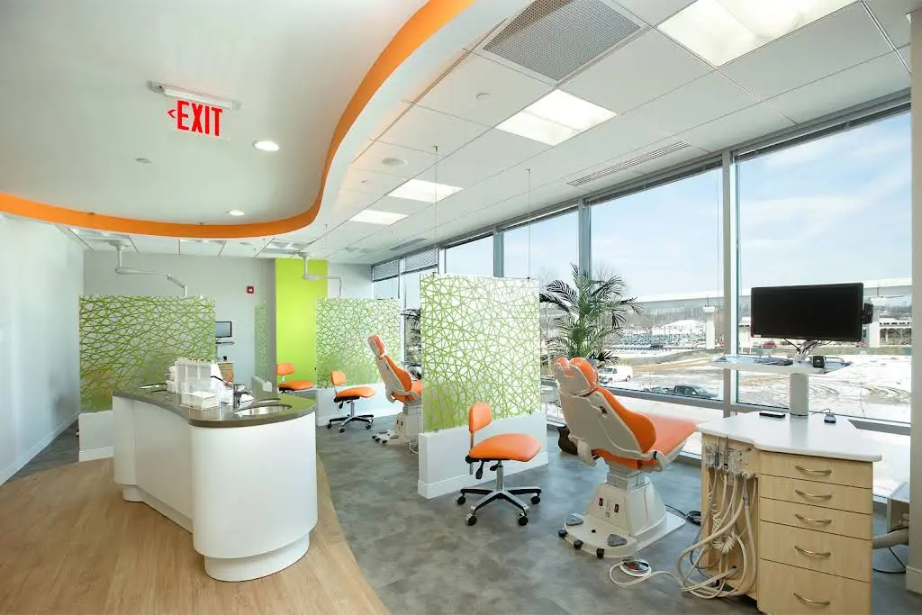 Tysons West Orthodontics & Children's Dentistry - Professional dental clinic exterior with modern facilities