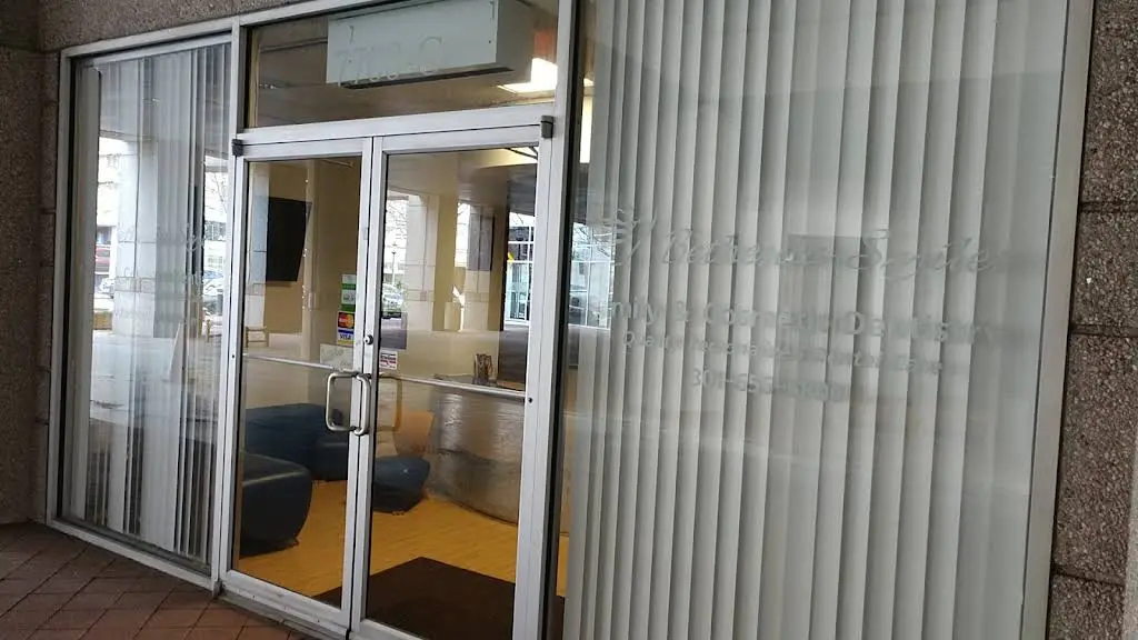 Bethesda Smiles - Professional dental clinic exterior with modern facilities