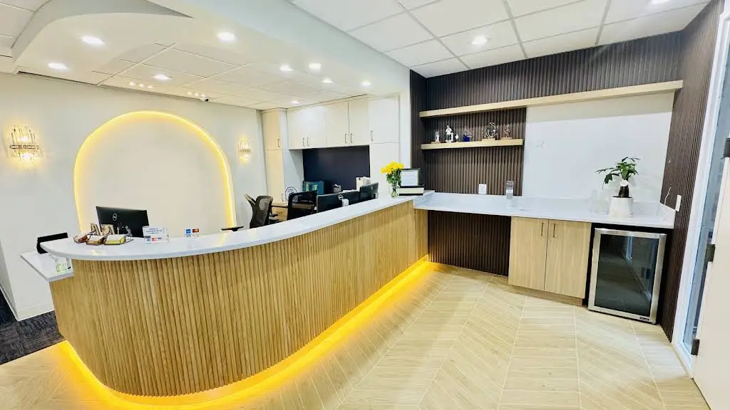 David J Schlactus, D.M.D. - Professional dental clinic exterior with modern facilities